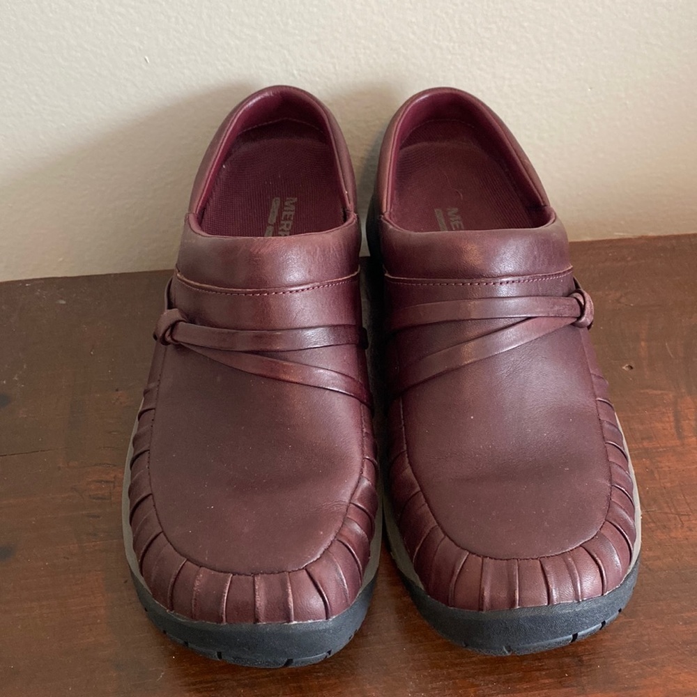 Merrell maroon leather clogs